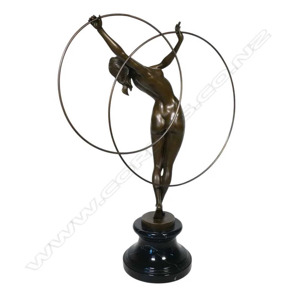 An Art Deco-style bronze 'Danseuse aux cerceaux' sculpture, Image 1++