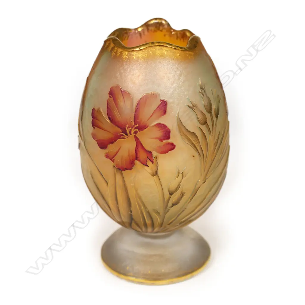 An early 1900s Daum two layer cut cameo vase, Image 1++