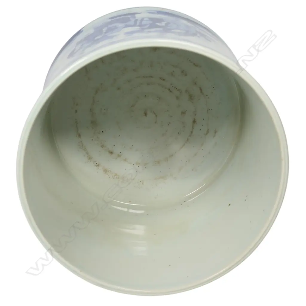 A Chinese Kangxi style blue and white brush holder, Image 1++