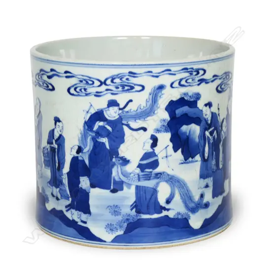 A Chinese Kangxi style blue and white brush holder,
