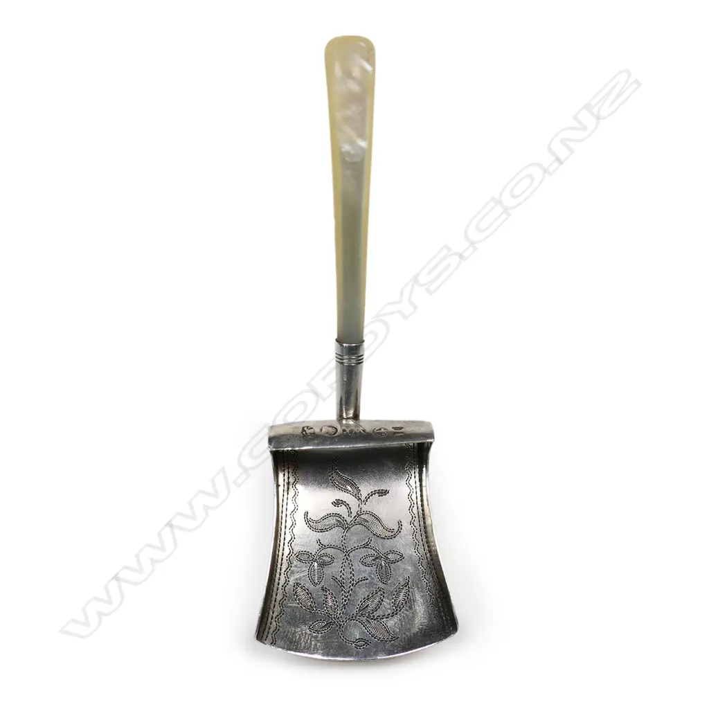 George III silver caddy shovel spoon, Image 1++