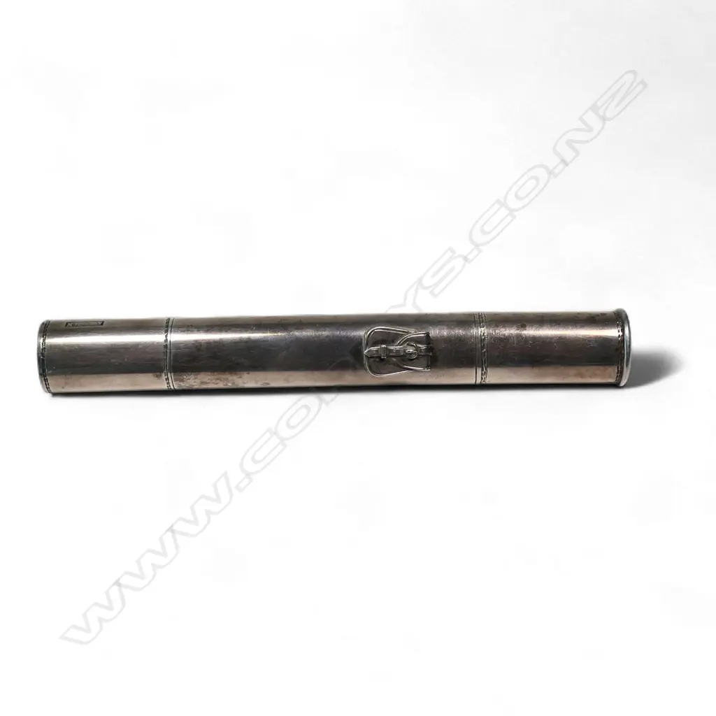 An Adolph Kohn (Auckland NZ) silver miniature golf bag, Image 1++