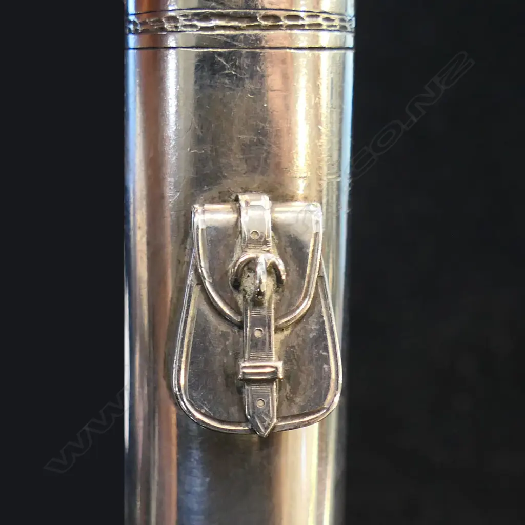 An Adolph Kohn (Auckland NZ) silver miniature golf bag, Image 1++