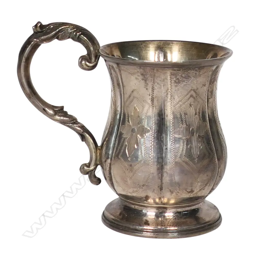 A quality Victorian silver baluster christening mug, Image 1++