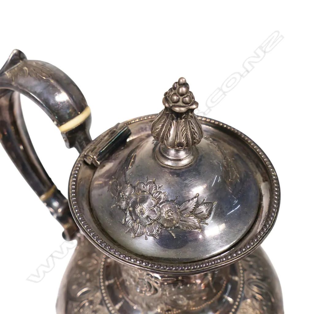 A four piece Victorian silver tea and coffee service, Image 1++