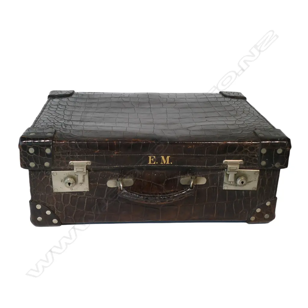 An impressive Edwardian crocodile skin travelling dressing case, Image 1++