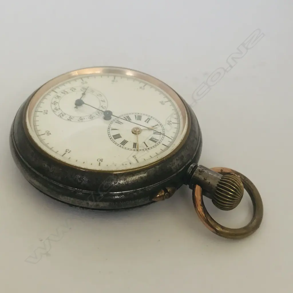 Gunmetal cased open face centre seconds chronograph, Image 1++