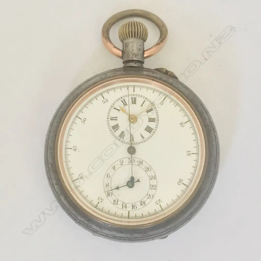 Gunmetal cased open face centre seconds chronograph, Image 1++