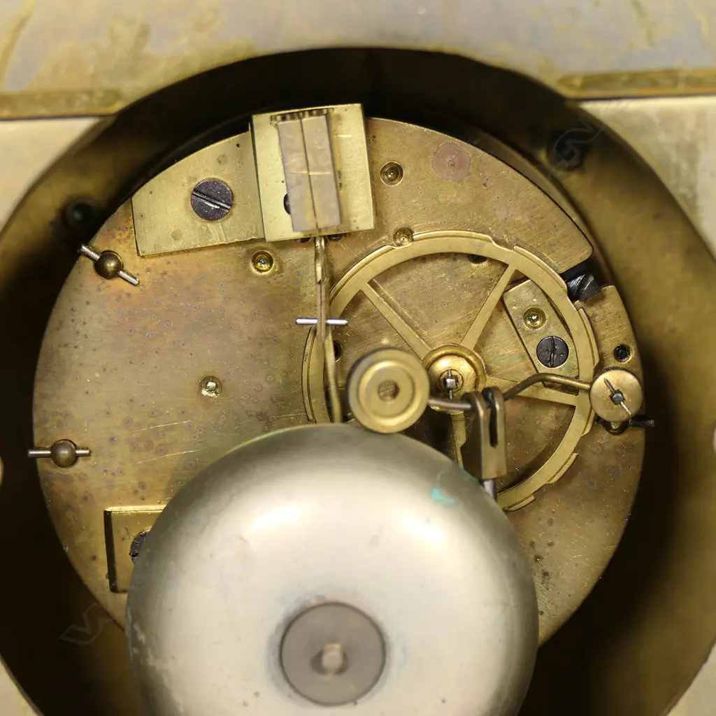 A 19thC French ormolu mantel clock, Image 1++