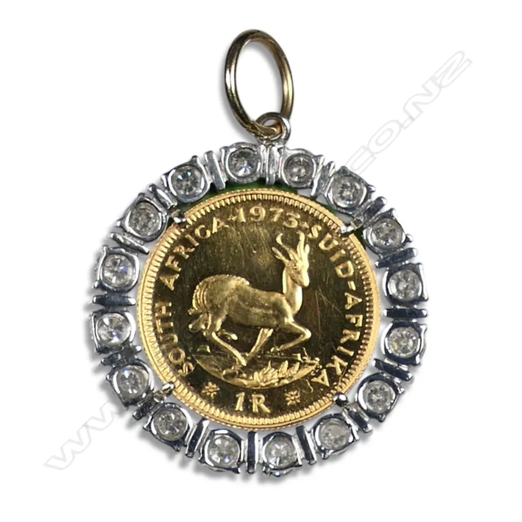A gold coin and diamond 18ct white gold pendant, Image 1++