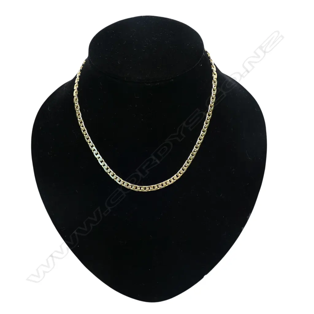 A 14ct gold flat curb link chain, Image 1++
