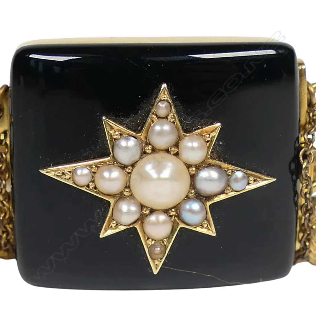 A Victorian 18ct gold onyx and pearl bracelet, Image 1++