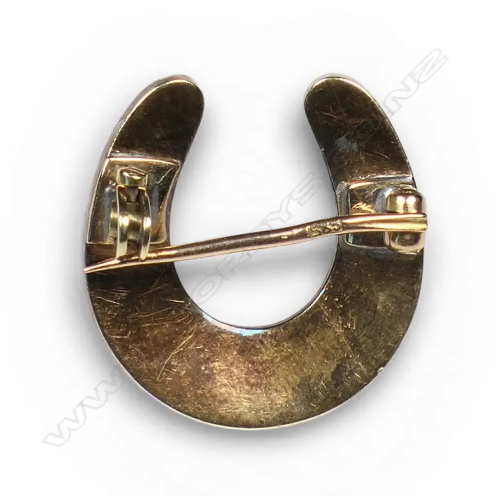 A 14ct gold pearl and diamond horseshoe brooch, Image 1++