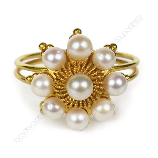 A 15ct yellow gold cultured pearl cluster ring,