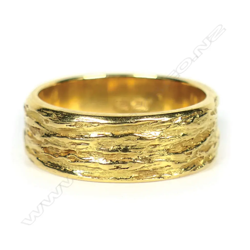 An 18ct gold Peter Minturn band, Image 1++