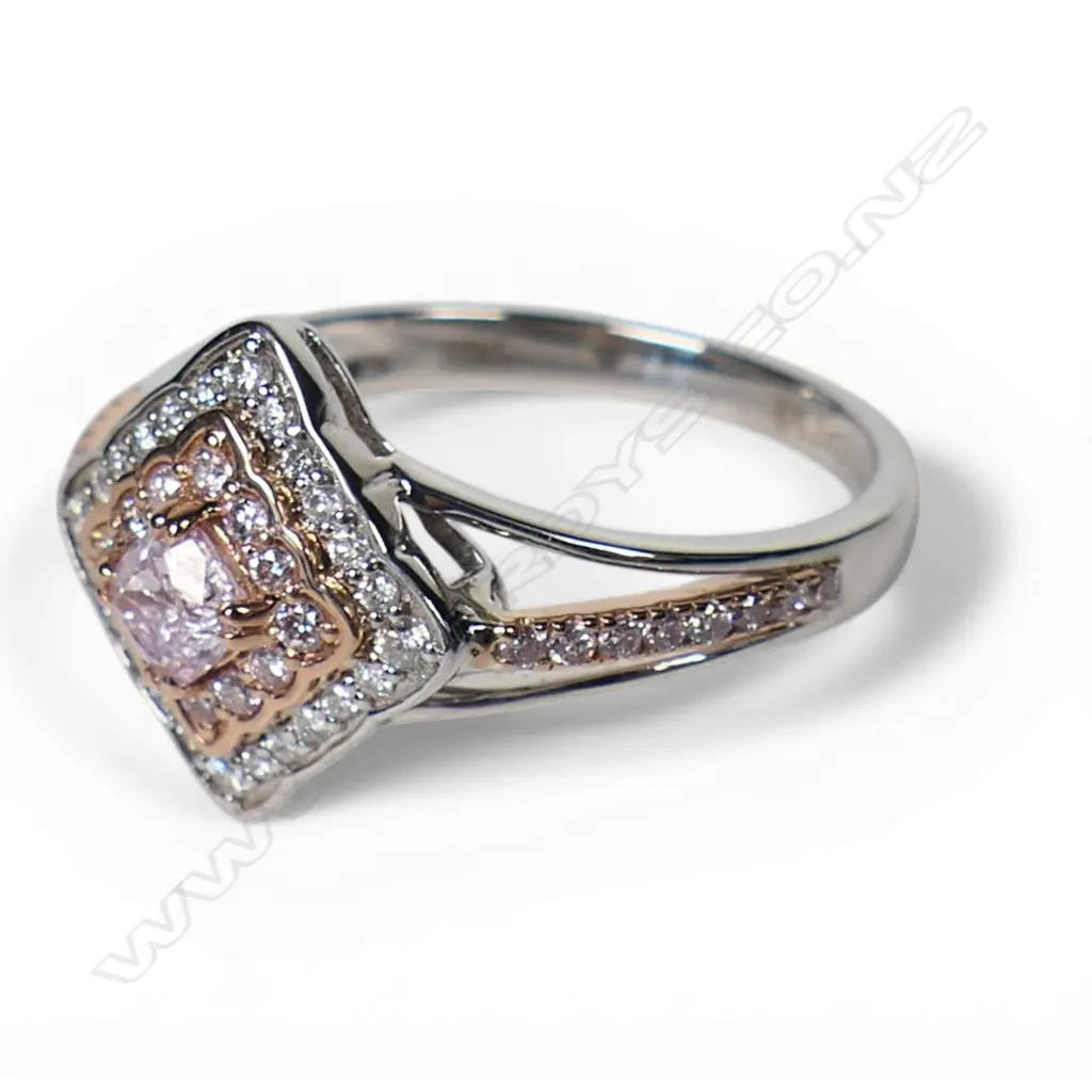 A 14ct white and rose gold pink diamond dress ring, Image 1++