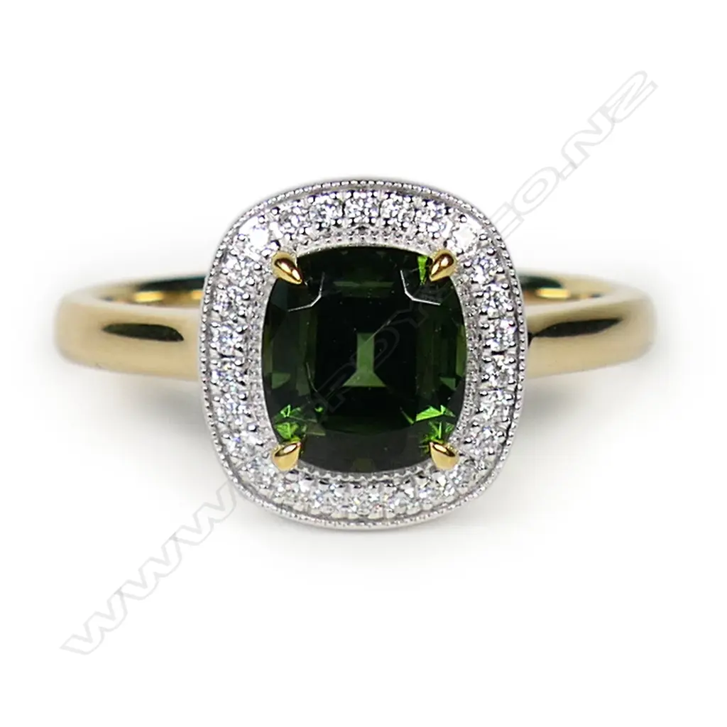 An 18ct gold tourmaline and diamond ring, Image 1++