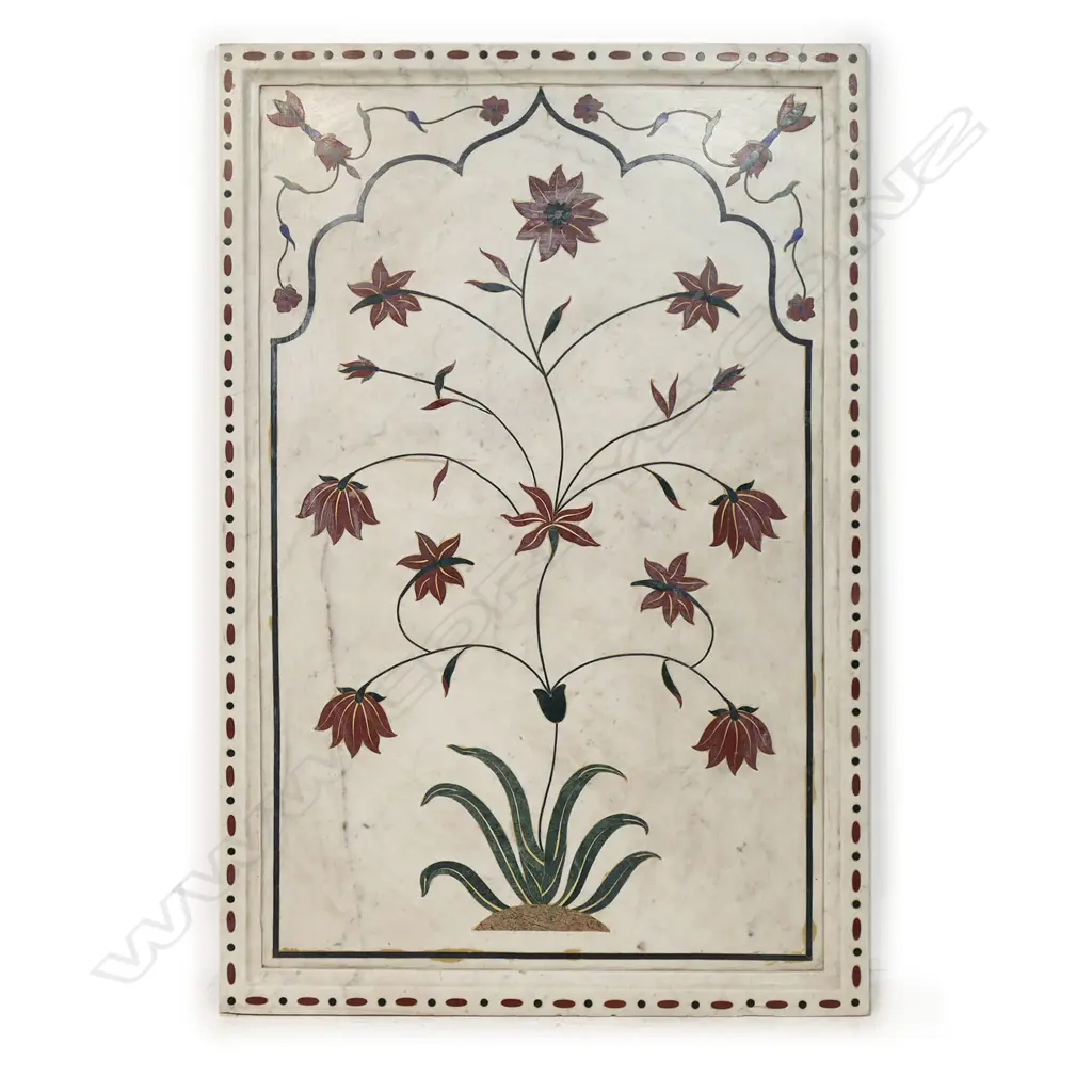 A large white marble display piece, Image 1++