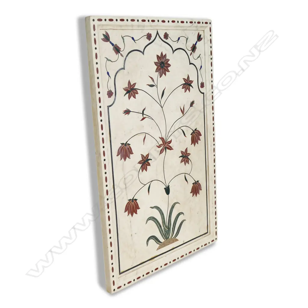 A large white marble display piece, Image 1++