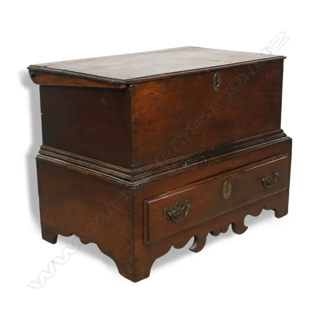 A George III oak bible box, Image 1++