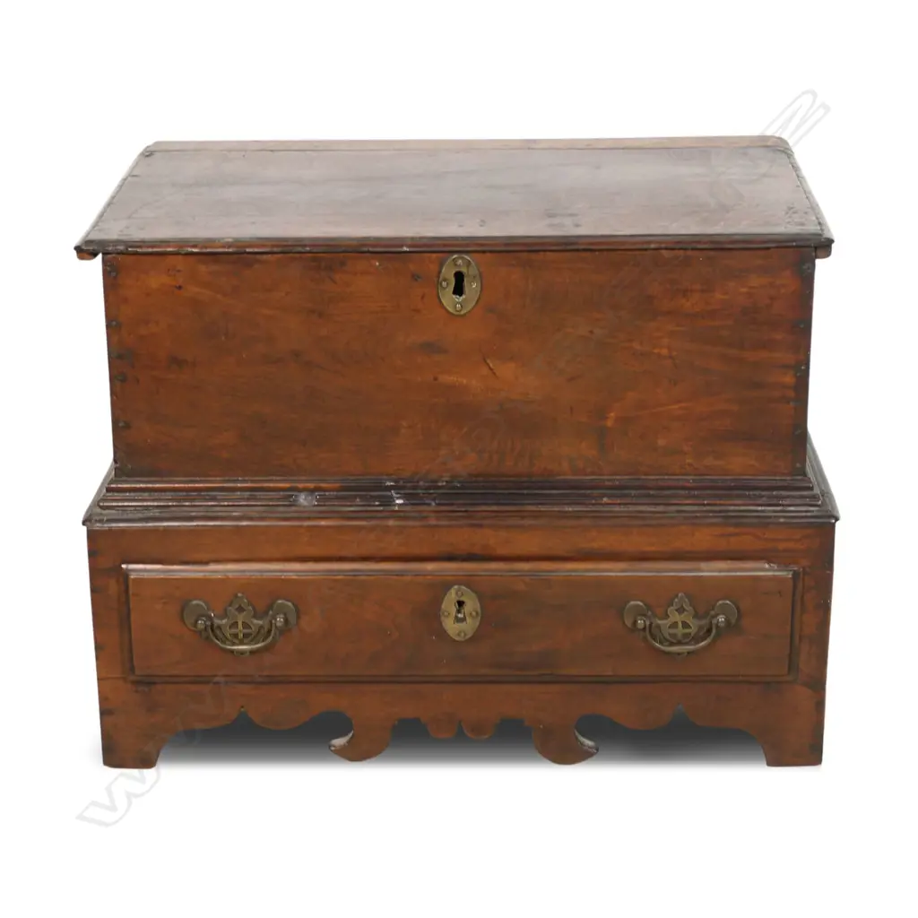 A George III oak bible box, Image 1++