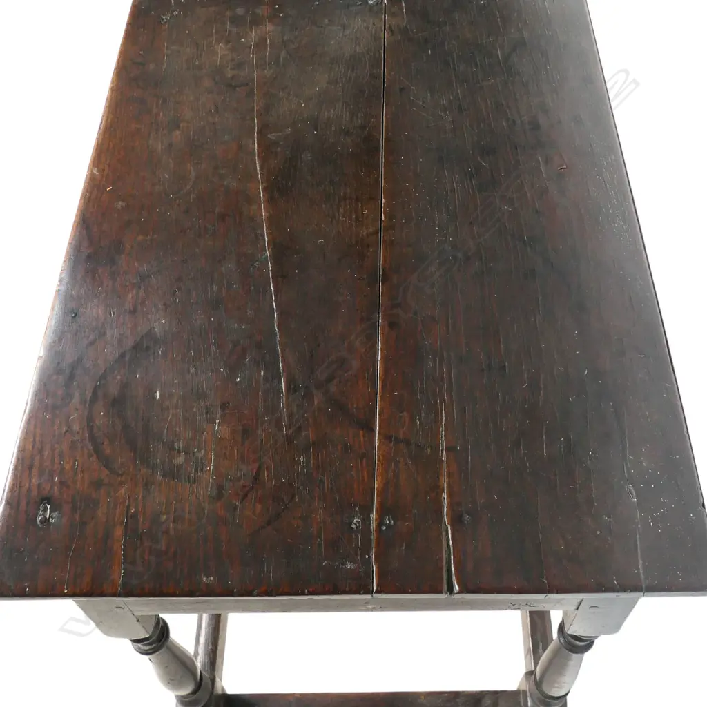 A George I/II country oak lowboy, Image 1++