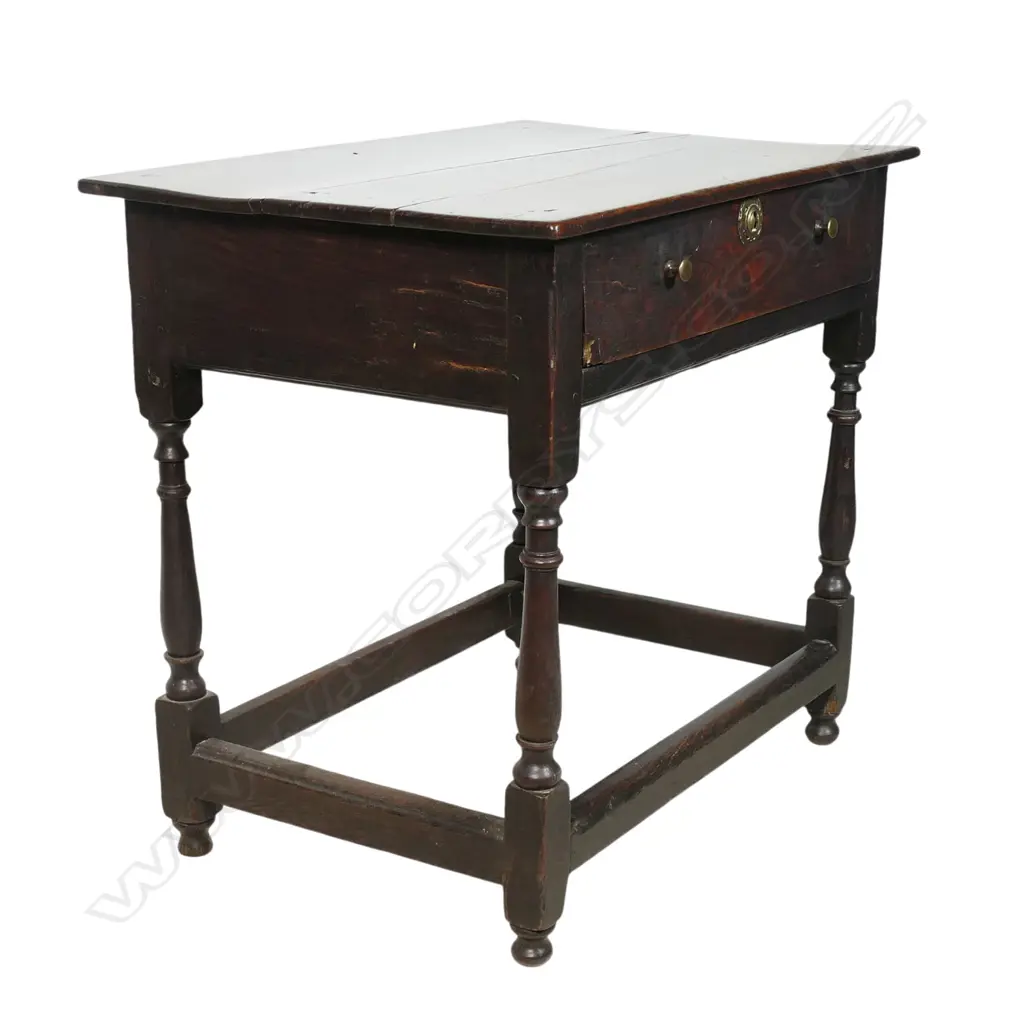 A George I/II country oak lowboy, Image 1++