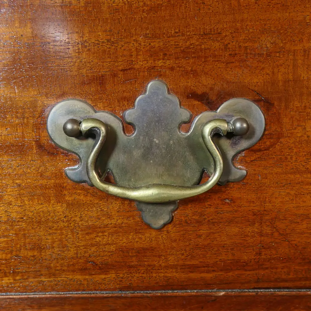 A George III mahogany chest on chest, Image 1++