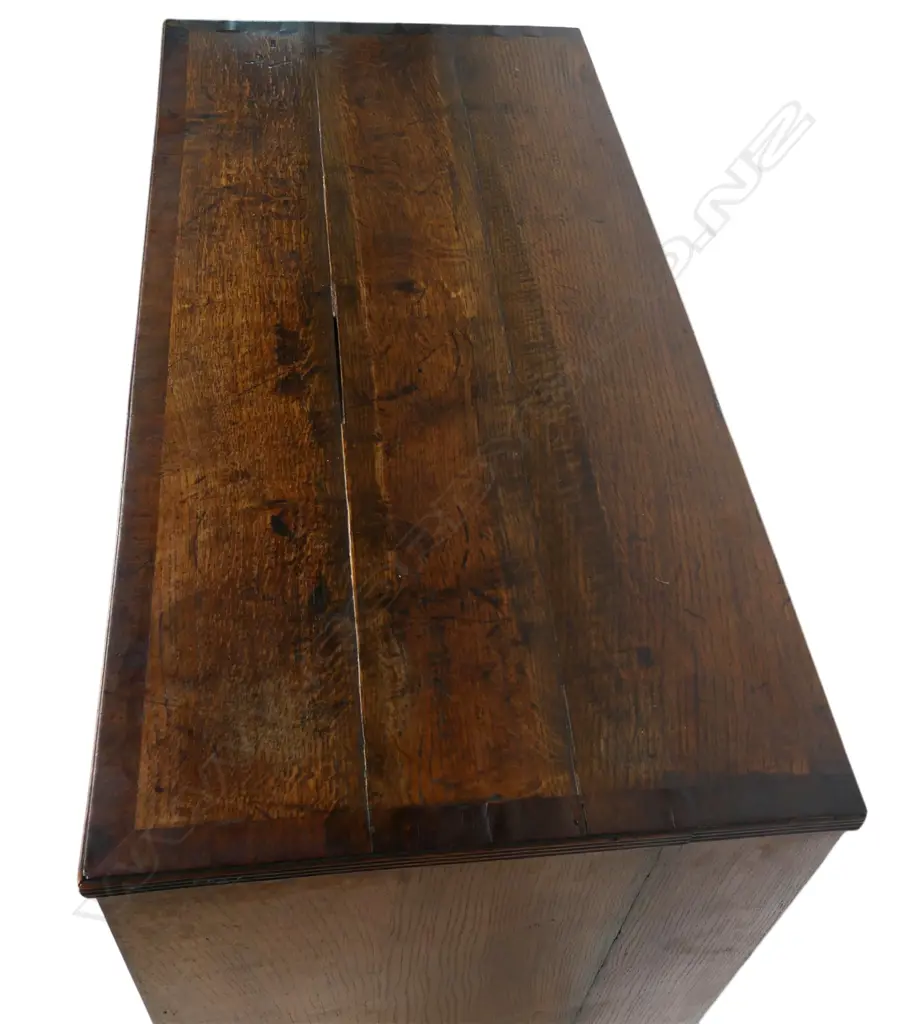 A Georgian oak flat front chest, Image 1++