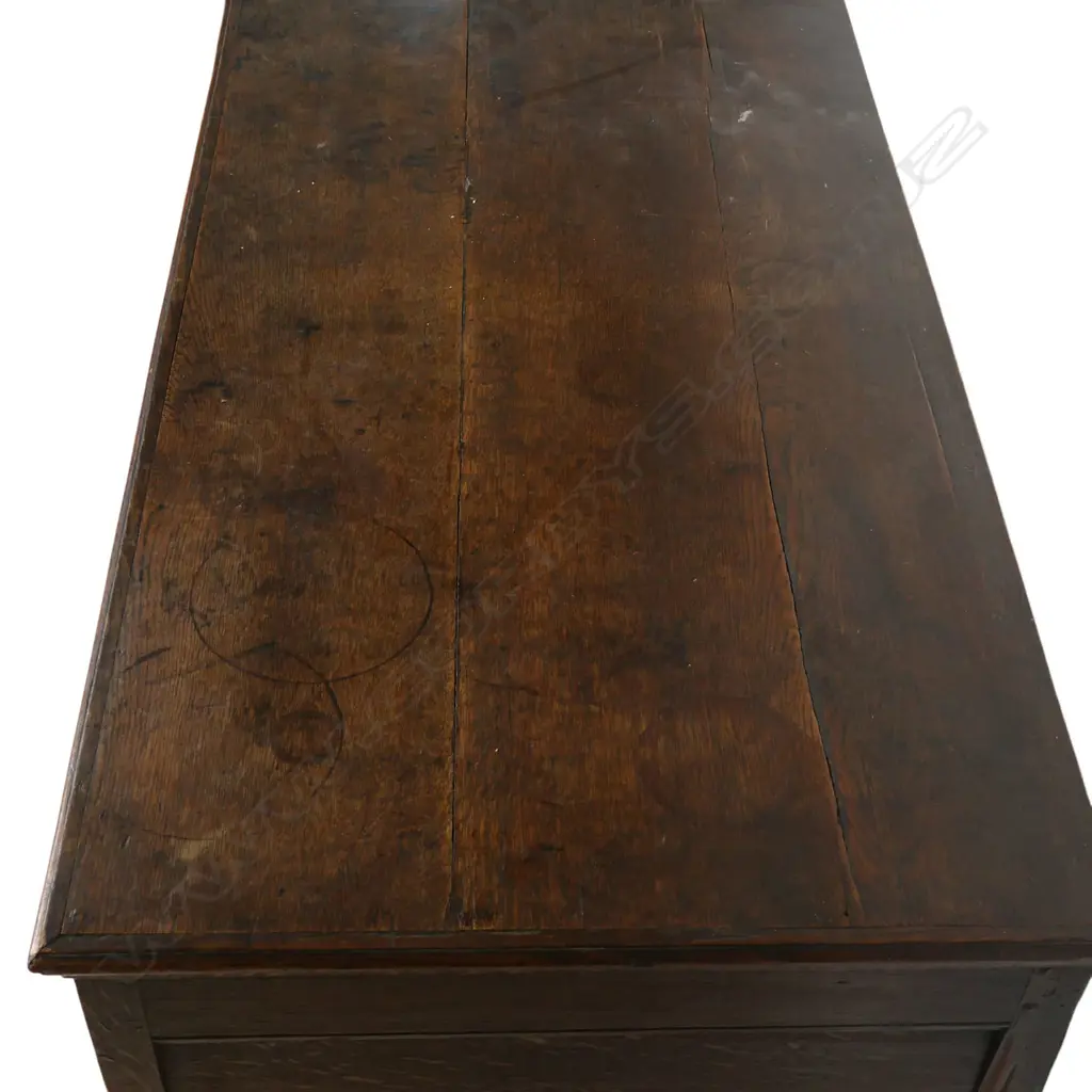 A Jacobean style oak split chest, Image 1++