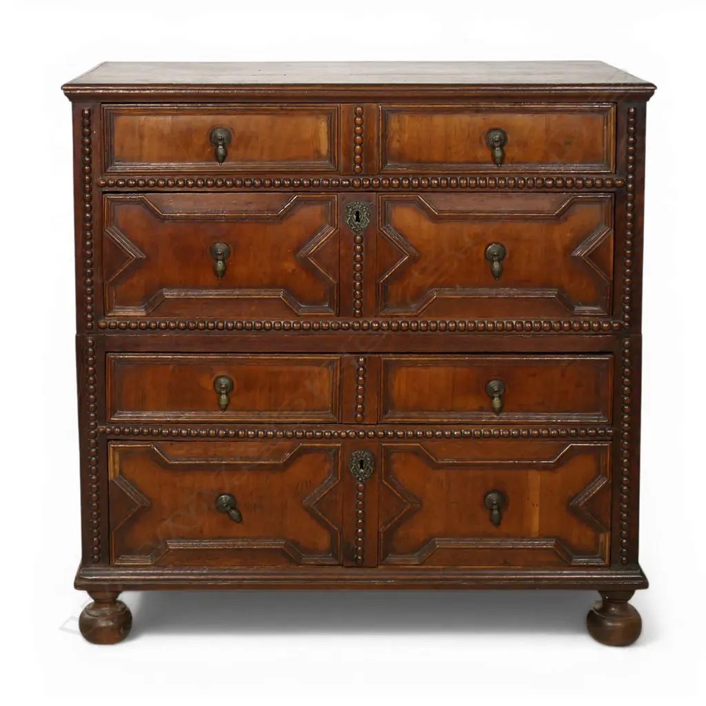 A Jacobean style oak split chest, Image 1++