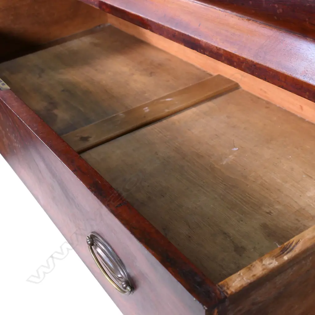 A Victorian mahogany scotch chest, Image 1++
