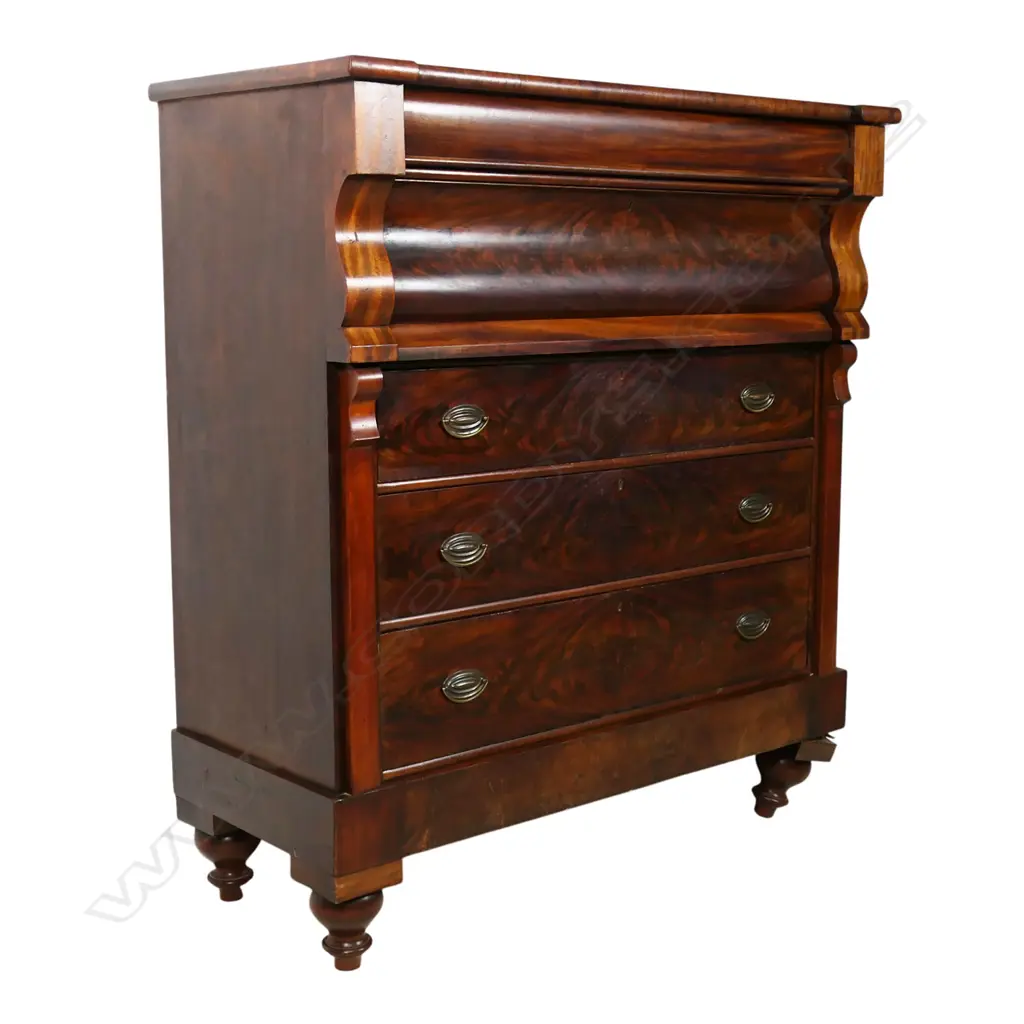 A Victorian mahogany scotch chest, Image 1++