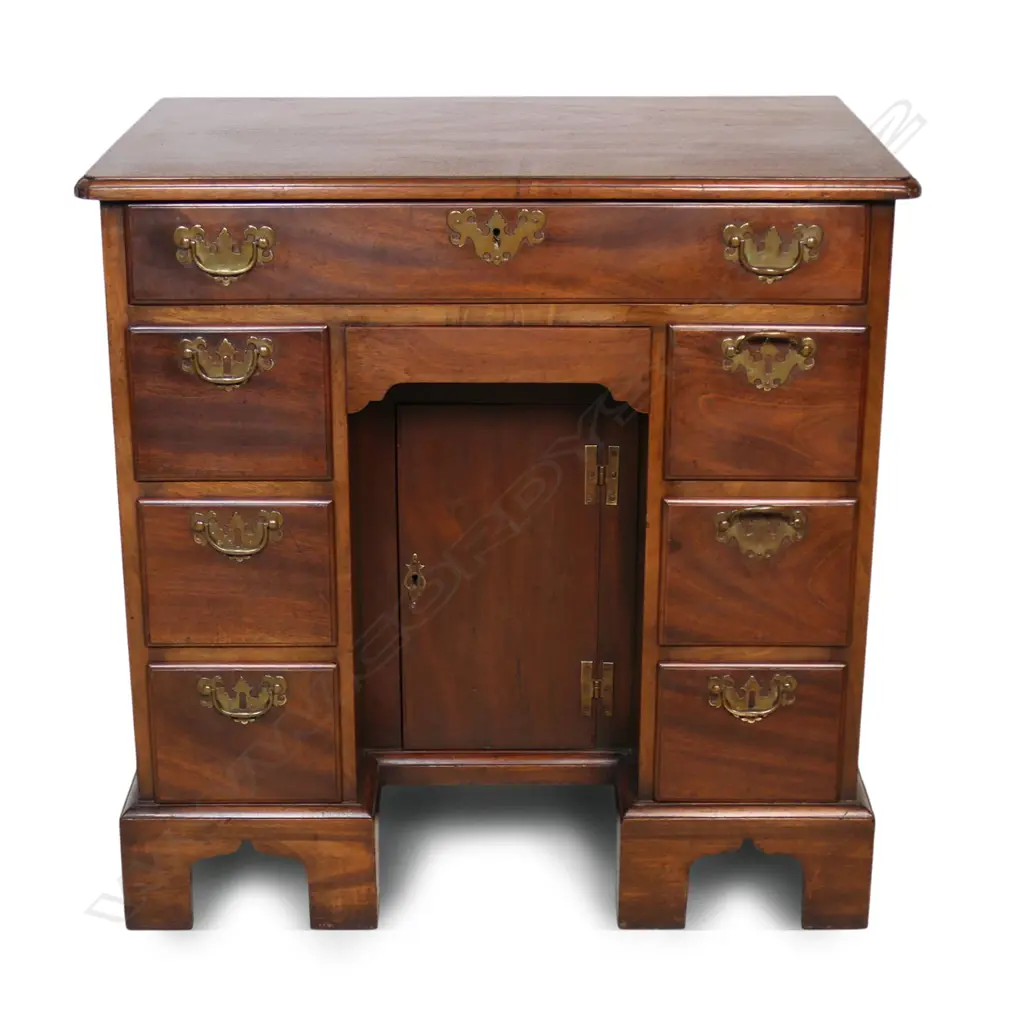 George III mahogany knee hole desk, Image 1++