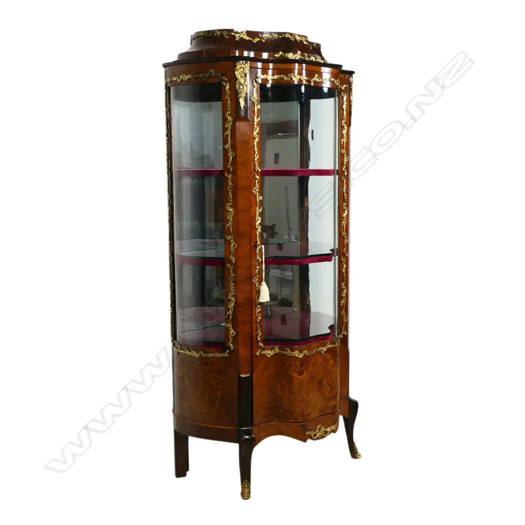 A 20thC French style vitrine, Image 1++