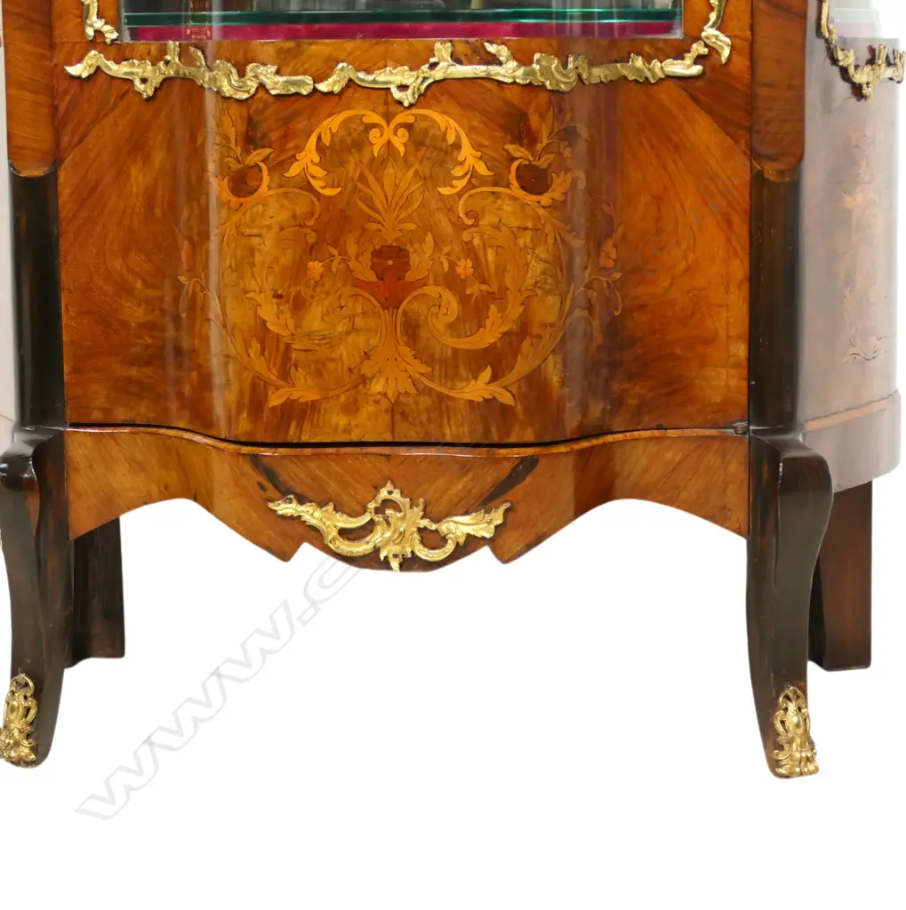 A 20thC French style vitrine, Image 1++