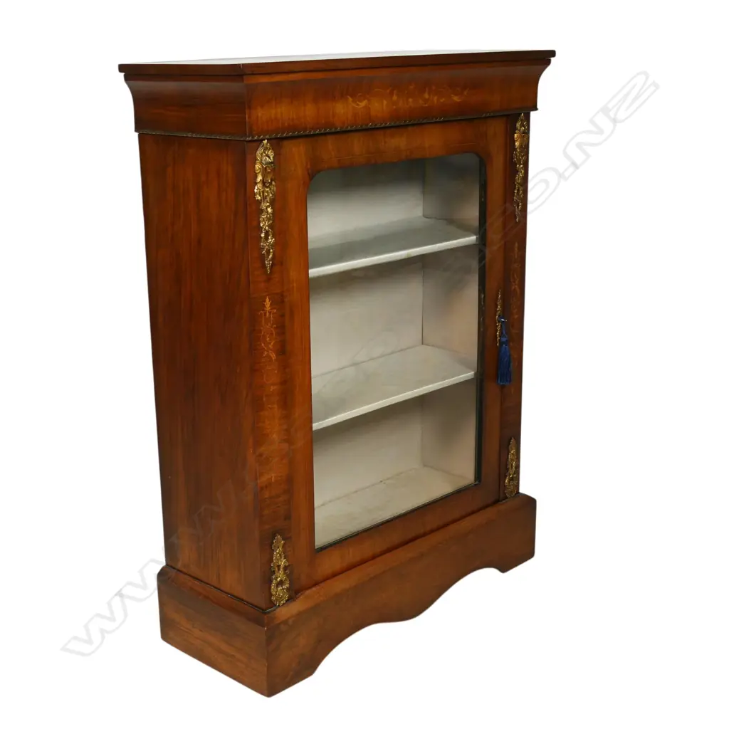 A Victorian mahogany pier cabinet, Image 1++