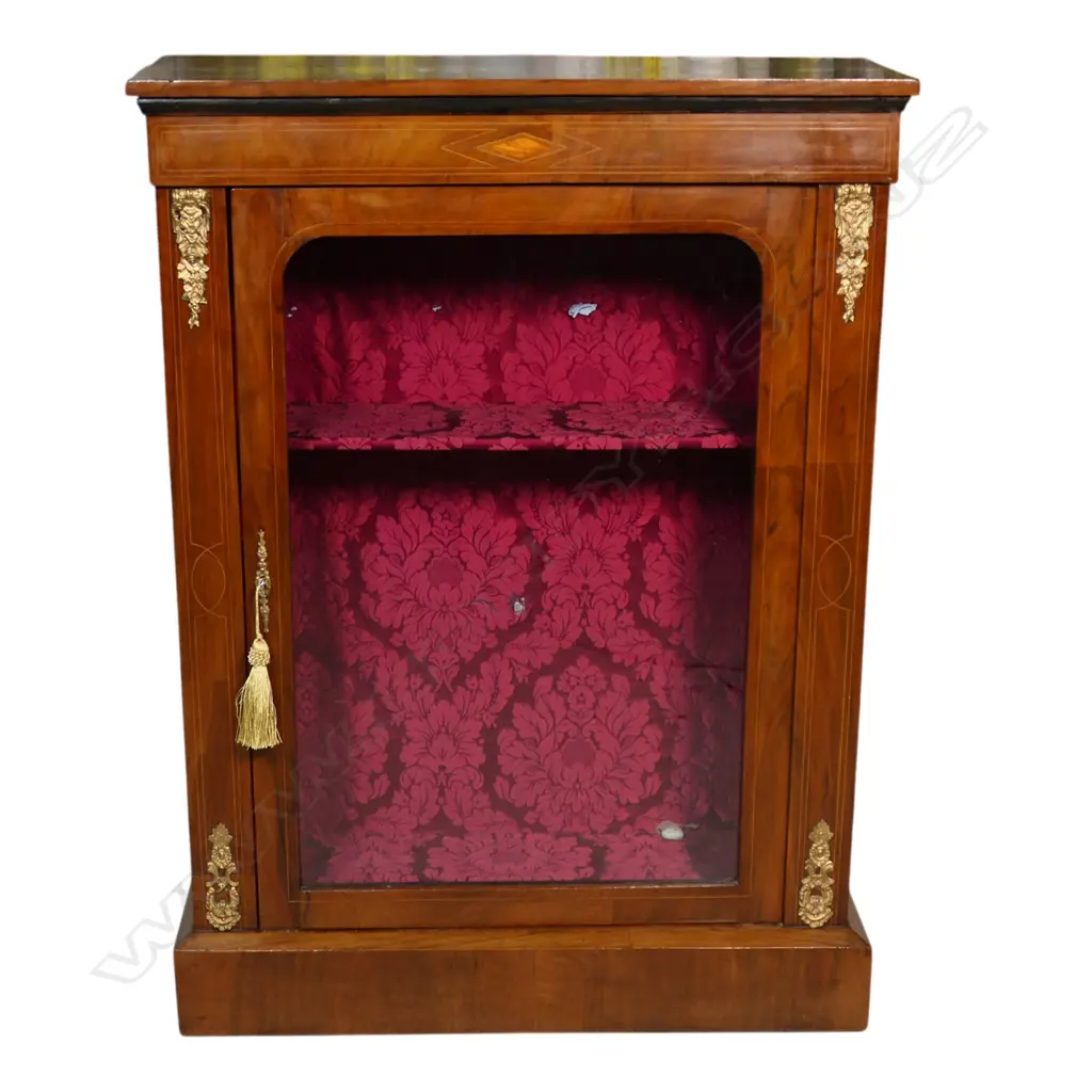 A Victorian mahogany pier cabinet, Image 1++
