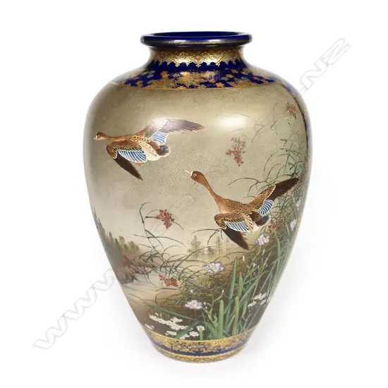 Large Japanese Meiji Satsuma vase,