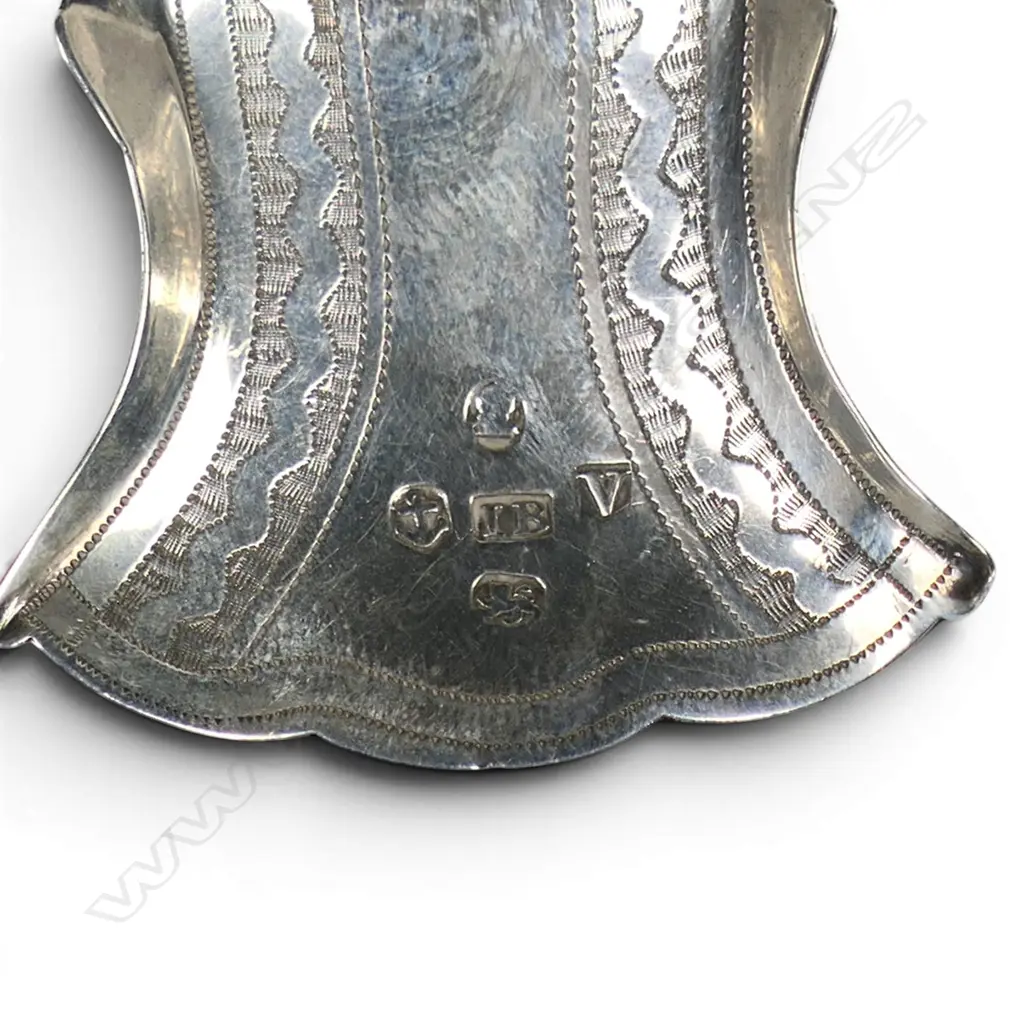 A George III silver caddy scoop spoon, Image 1++
