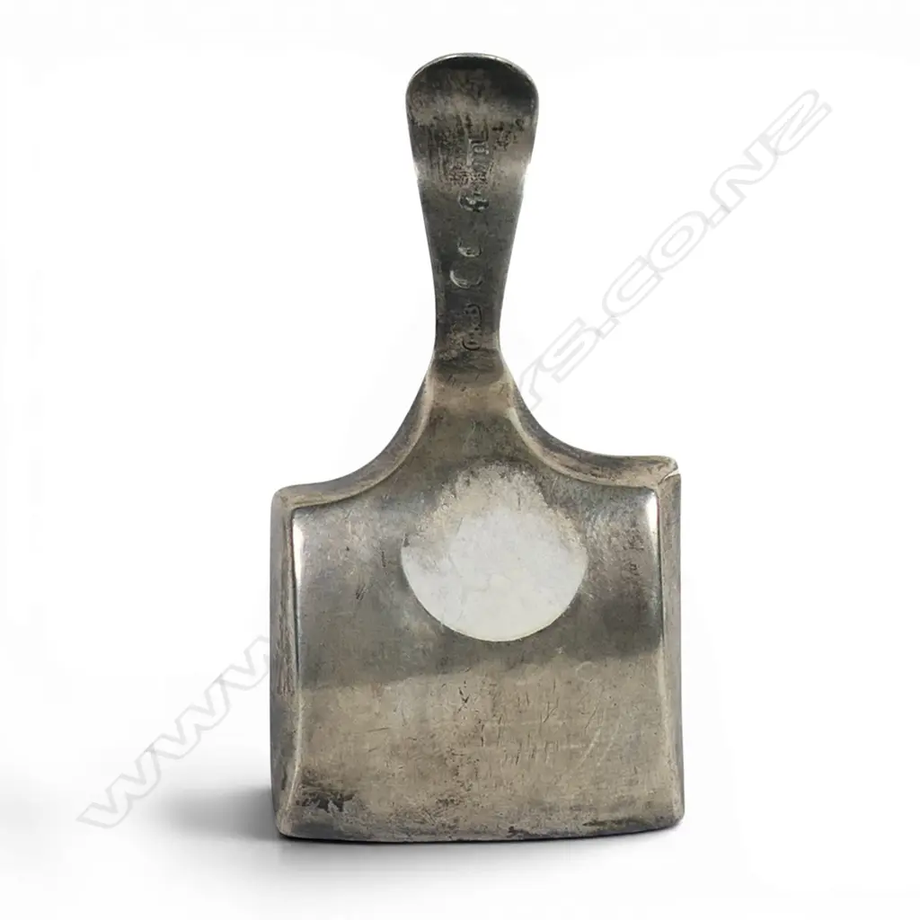 A George III silver caddy scoop spoon, Image 1++