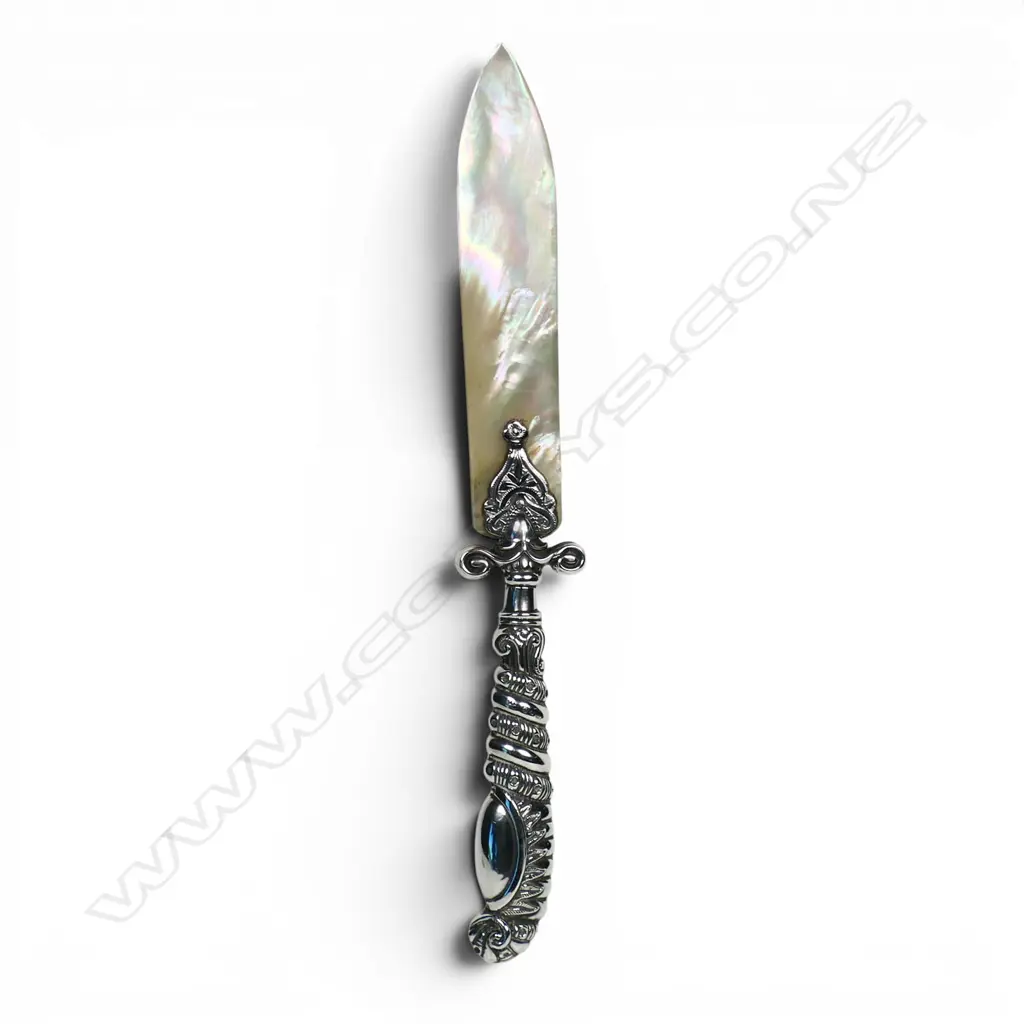 A late Victorian silver and mother of pearl page turner, Image 1++