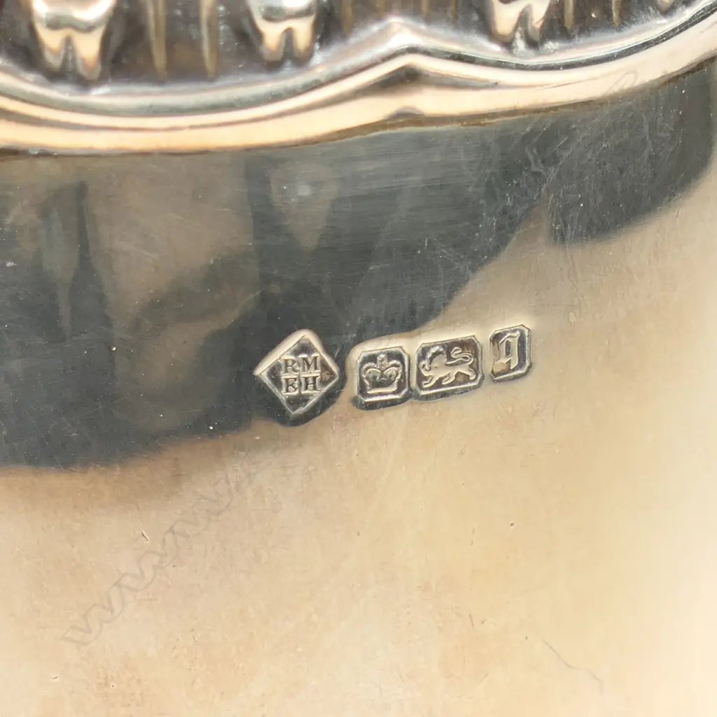 An Edwardian uncommon silver large bottle coaster, Image 1++
