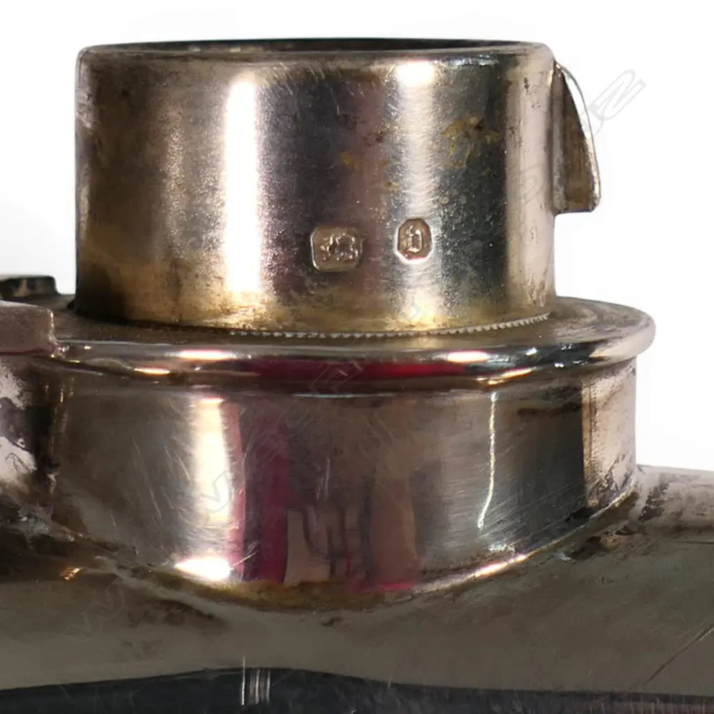 An impressive and large Victorian sterling silver hip flask, Image 1++