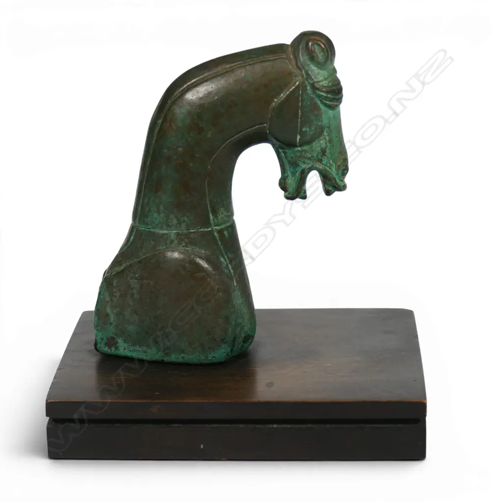 A patinated bronze horse head, Image 1++