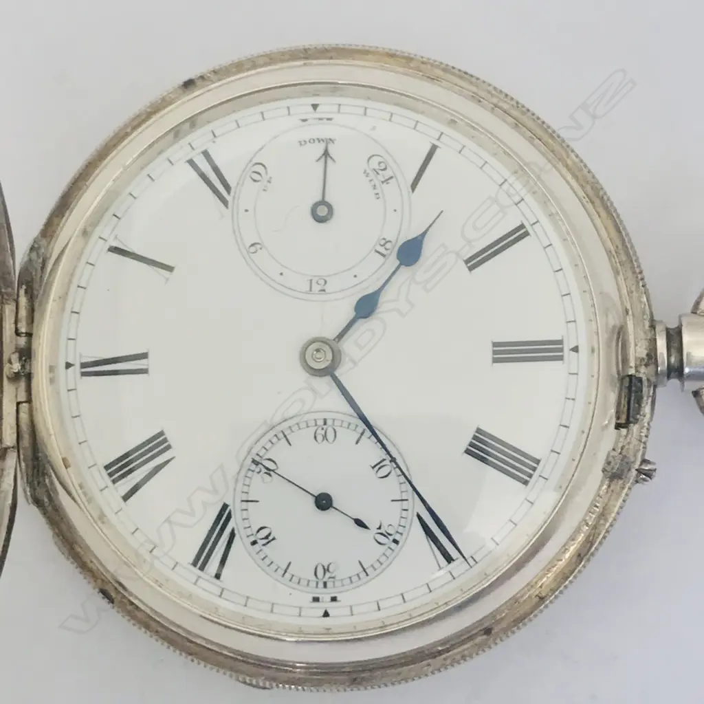 A Victorian silver deck / pocket watch in half hunter case hallmarked Chester 1879, Image 1++