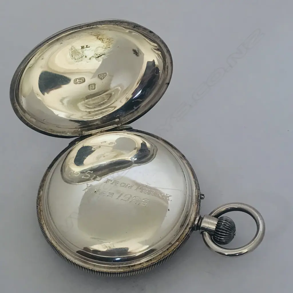 A Victorian silver deck / pocket watch in half hunter case hallmarked Chester 1879, Image 1++