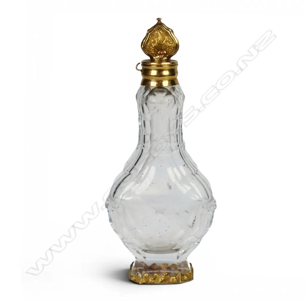 A 19thC quality gold and cut glass perfume bottle, Image 1++