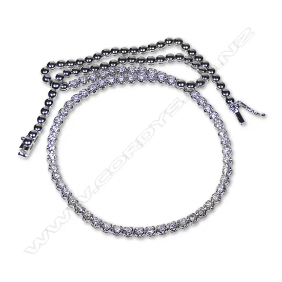 An 18ct white gold and diamond necklace,