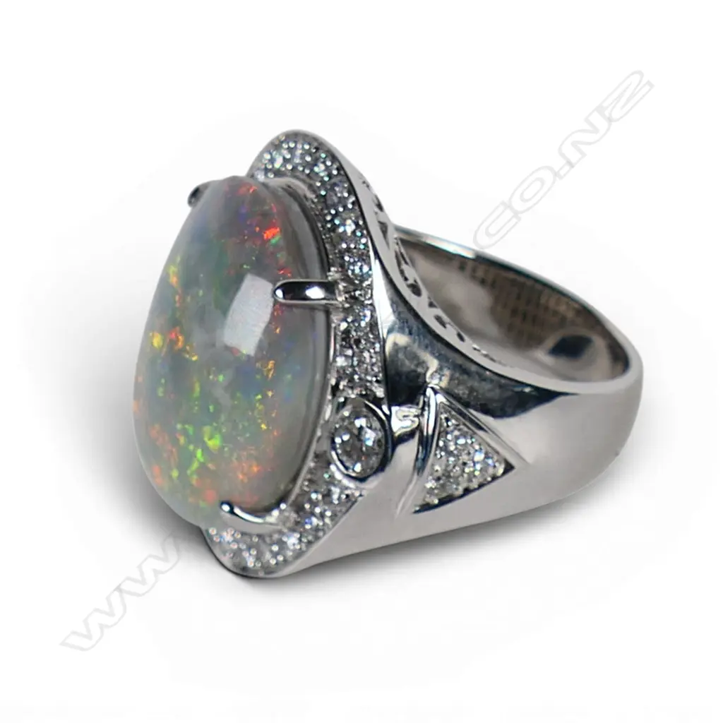 An impressive 18ct white gold opal and diamond ring, Image 1++